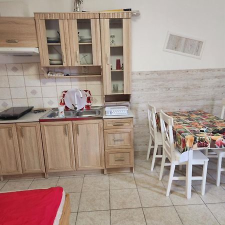 Orsi Apartman / vendegház Kecskemét Buitenkant foto