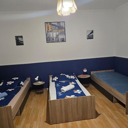 Orsi Apartman / vendegház Kecskemét Buitenkant foto