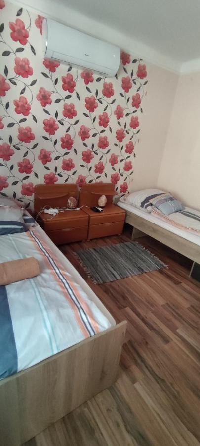 Orsi Apartman / vendegház Kecskemét Buitenkant foto