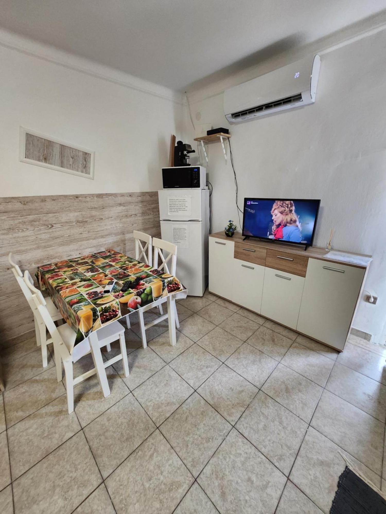Orsi Apartman / vendegház Kecskemét Buitenkant foto