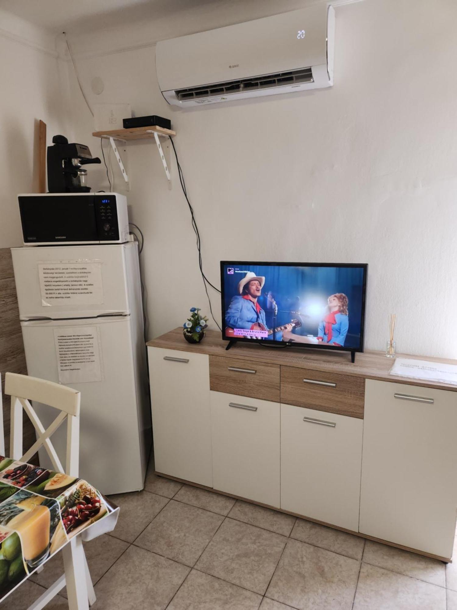 Orsi Apartman / vendegház Kecskemét Buitenkant foto