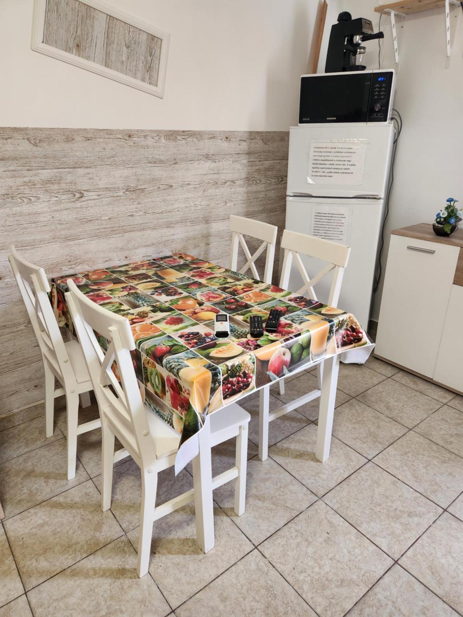 Orsi Apartman / vendegház Kecskemét Buitenkant foto