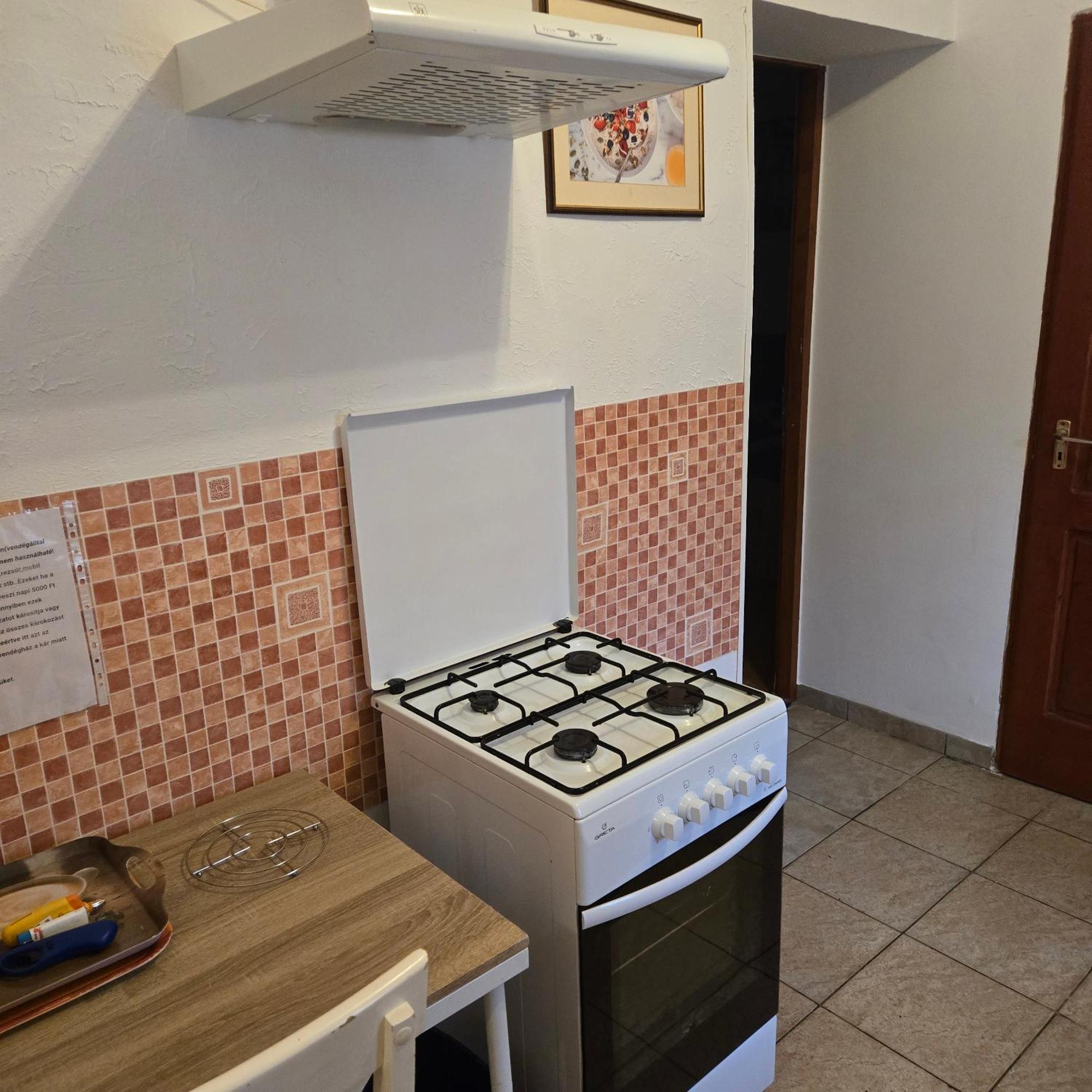 Orsi Apartman / vendegház Kecskemét Buitenkant foto