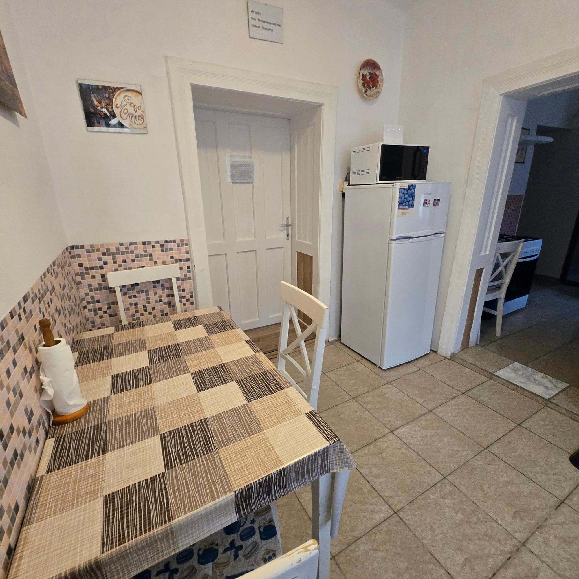 Orsi Apartman / vendegház Kecskemét Buitenkant foto