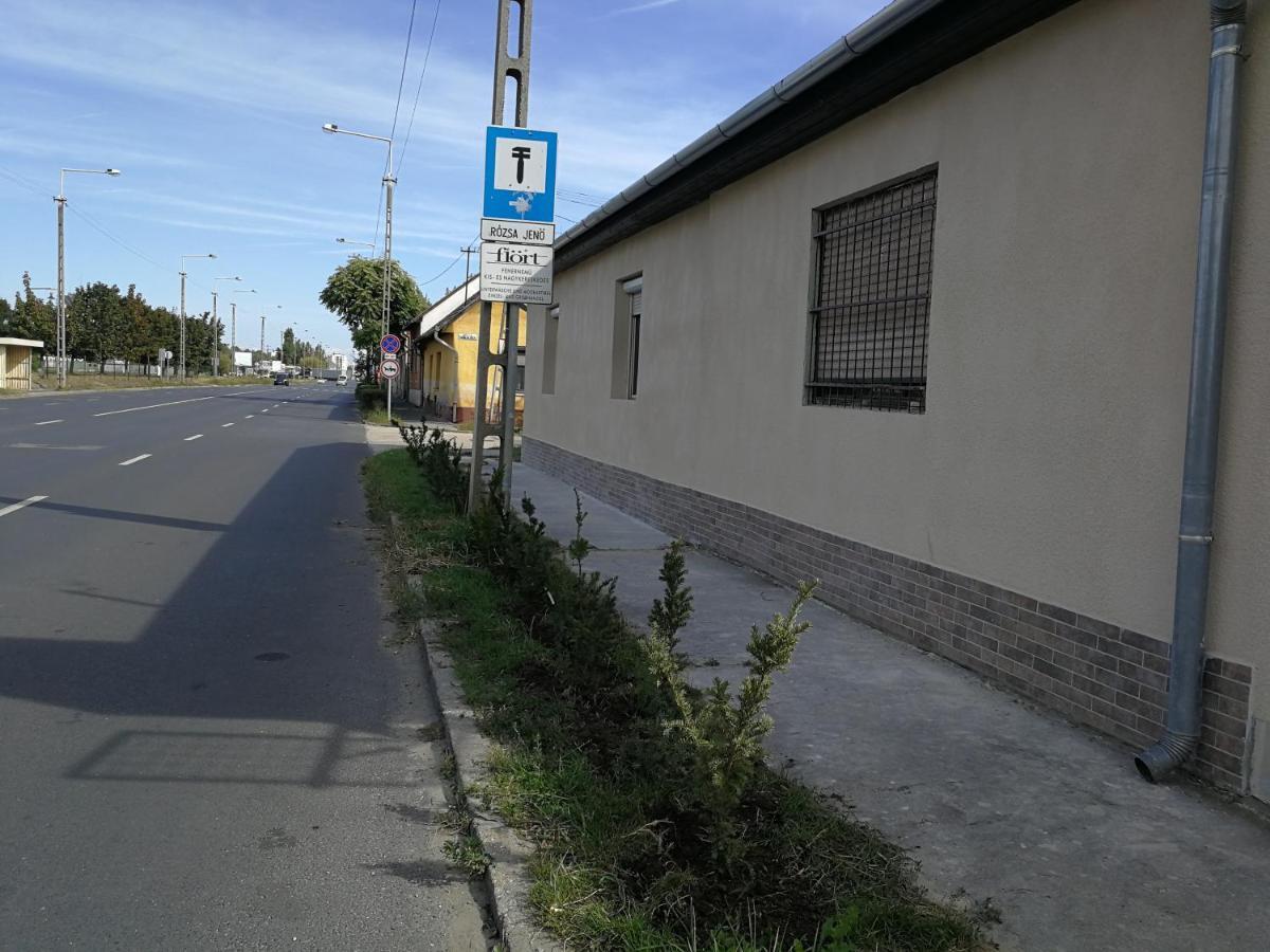 Orsi Apartman / vendegház Kecskemét Buitenkant foto